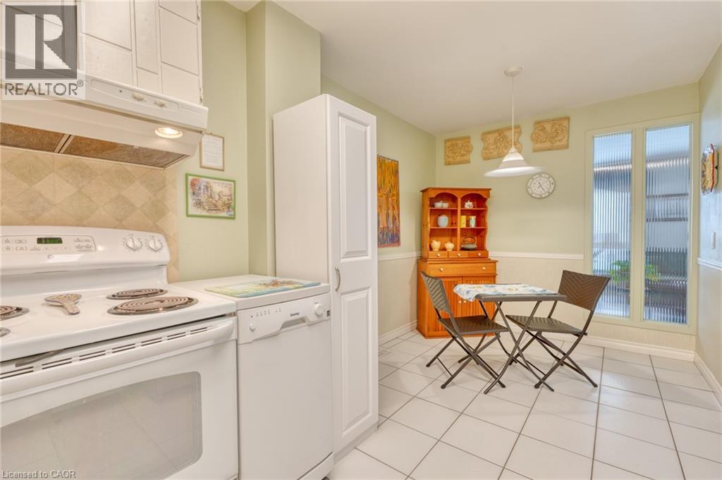 2301 Cavendish Drive Unit# 44, Burlington, Ontario  L7P 3M3 - Photo 11 - 40801306