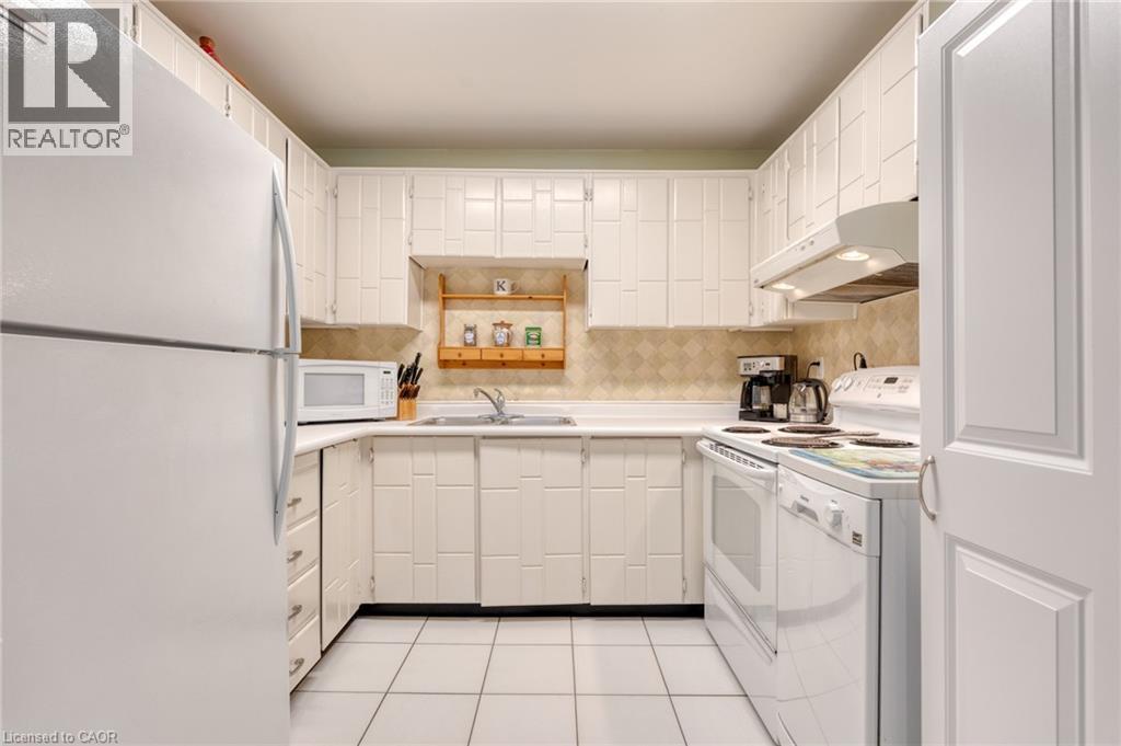 2301 Cavendish Drive Unit# 44, Burlington, Ontario  L7P 3M3 - Photo 9 - 40801306