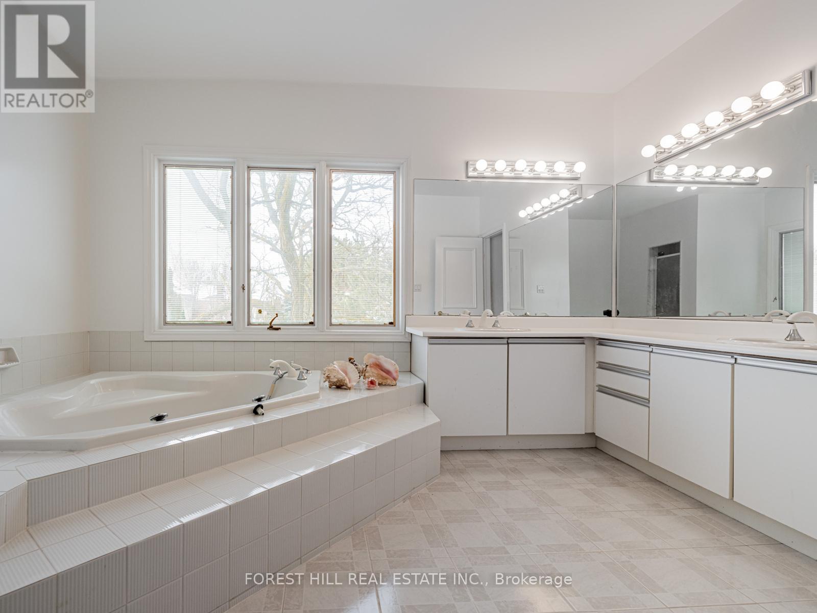 17 Dunloe Road, Richmond Hill (Bayview Hill), Ontario  L4B 2H6 - Photo 26 - N12754896