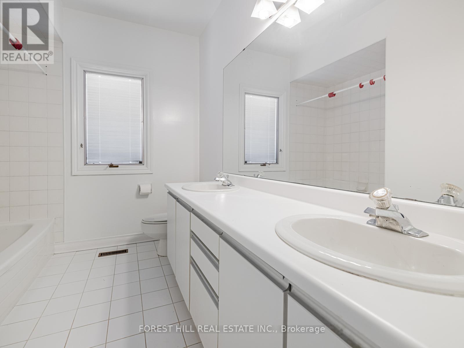 17 Dunloe Road, Richmond Hill (Bayview Hill), Ontario  L4B 2H6 - Photo 31 - N12754896