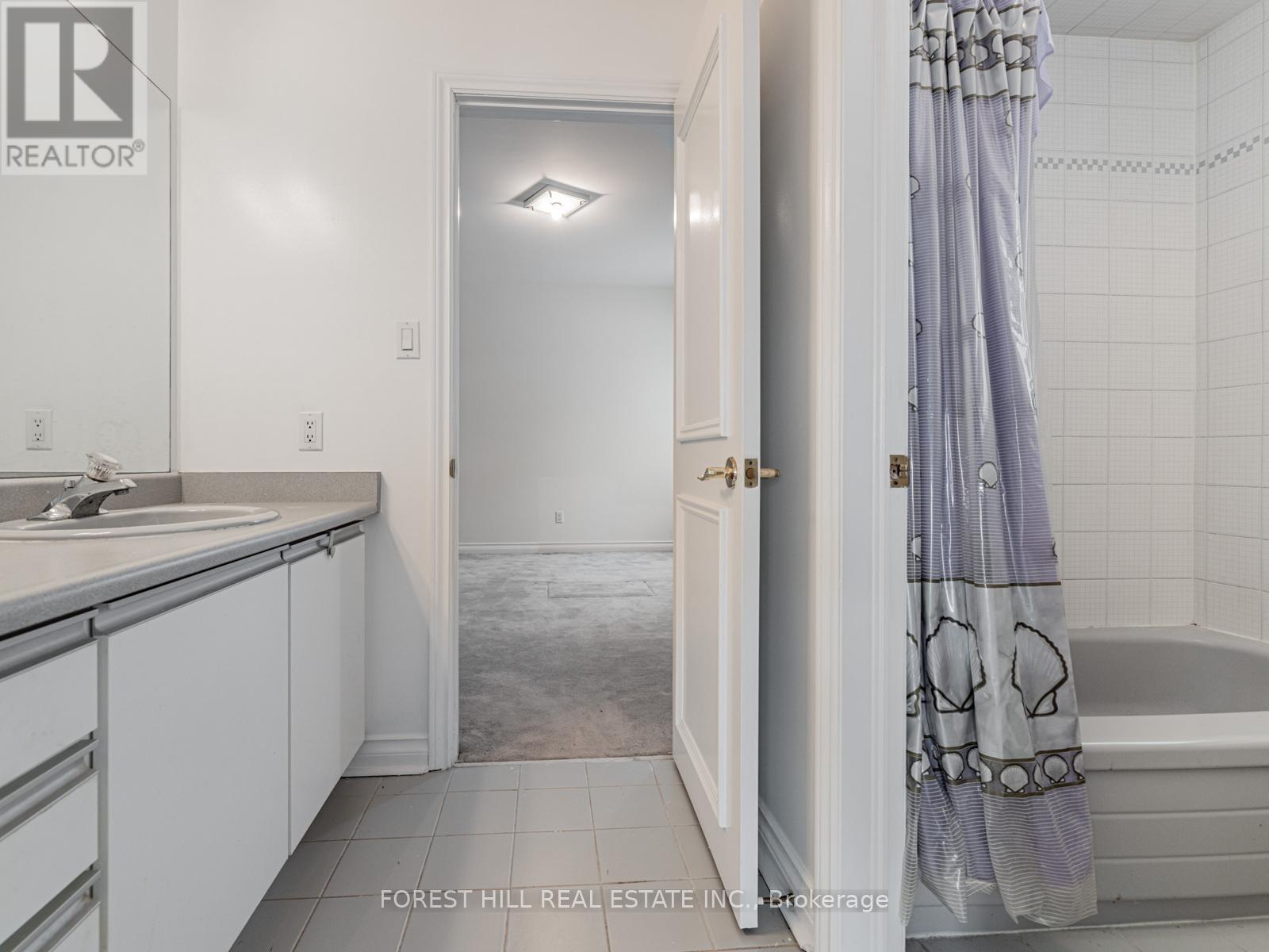 17 Dunloe Road, Richmond Hill (Bayview Hill), Ontario  L4B 2H6 - Photo 29 - N12754896