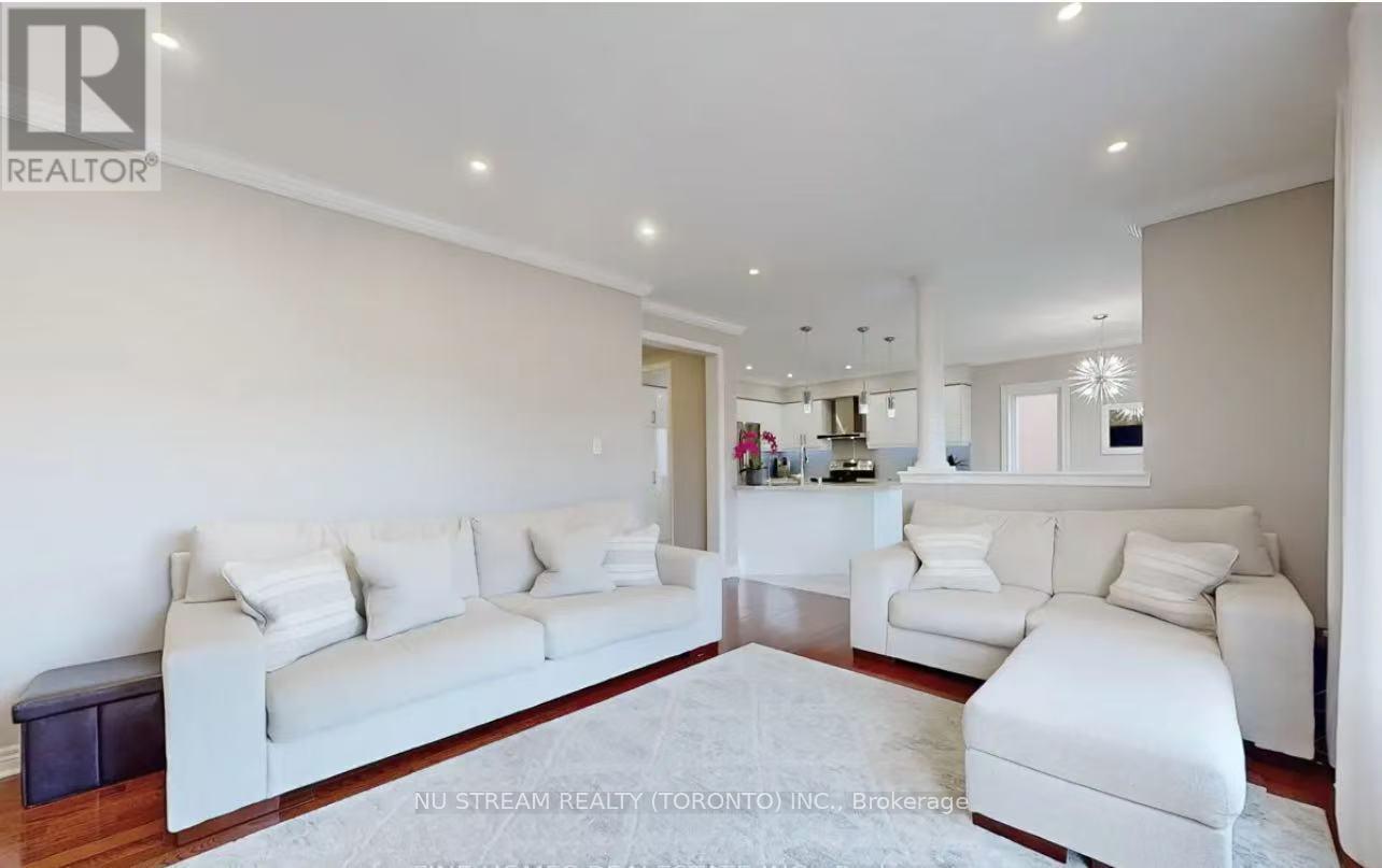 #main - 85 Patti Mcculloch Way, Newmarket, Ontario  L3X 3G1 - Photo 4 - N12764044