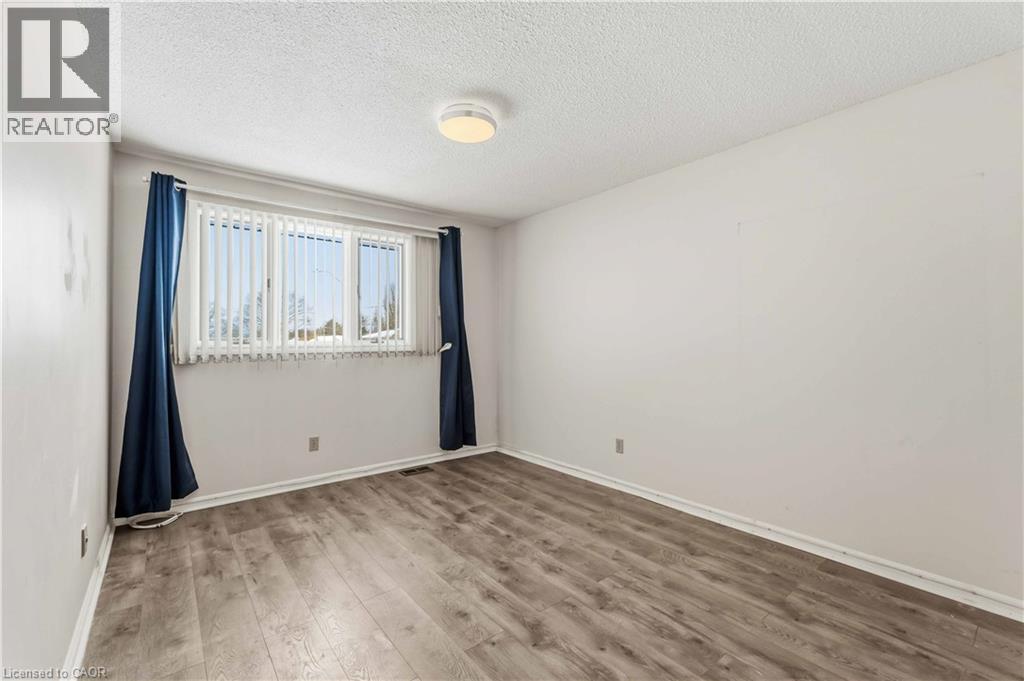 5048 Stenzel Court, Beamsville, Ontario  L0R 1B5 - Photo 4 - 40803577