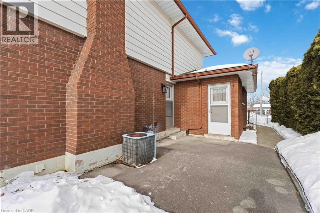 5048 Stenzel Court, Beamsville, Ontario  L0R 1B5 - Photo 18 - 40803577