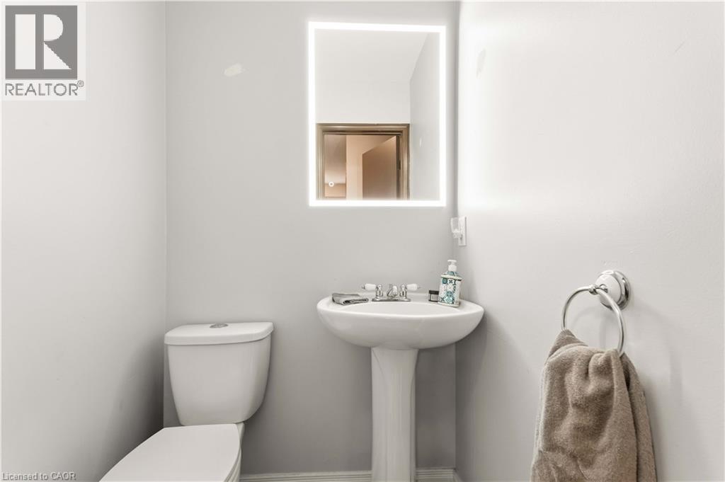 5048 Stenzel Court, Beamsville, Ontario  L0R 1B5 - Photo 10 - 40803577