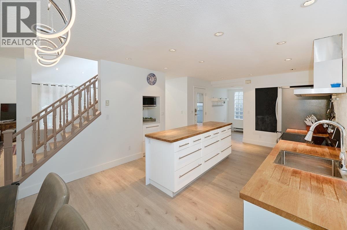 3256 Dunkirk Avenue, Coquitlam, British Columbia  V3E 1G4 - Photo 9 - R3086806