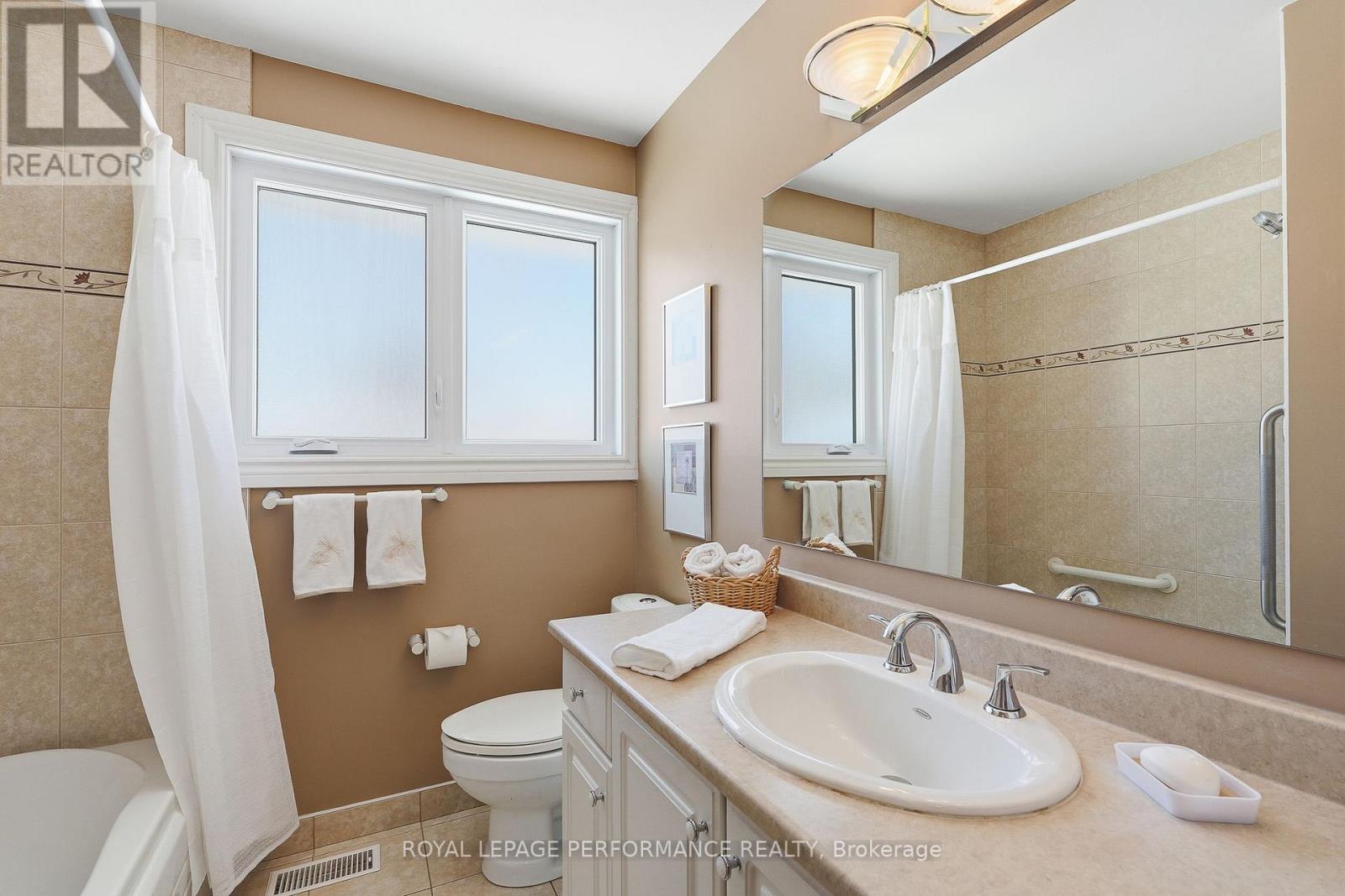 2266 Fife Crescent, Ottawa, Ontario  K1G 2Z4 - Photo 14 - X12767824
