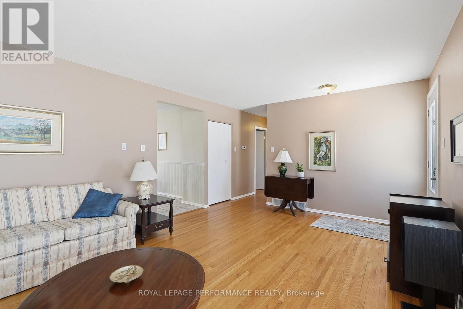 2266 Fife Crescent, Ottawa, Ontario  K1G 2Z4 - Photo 5 - X12767824