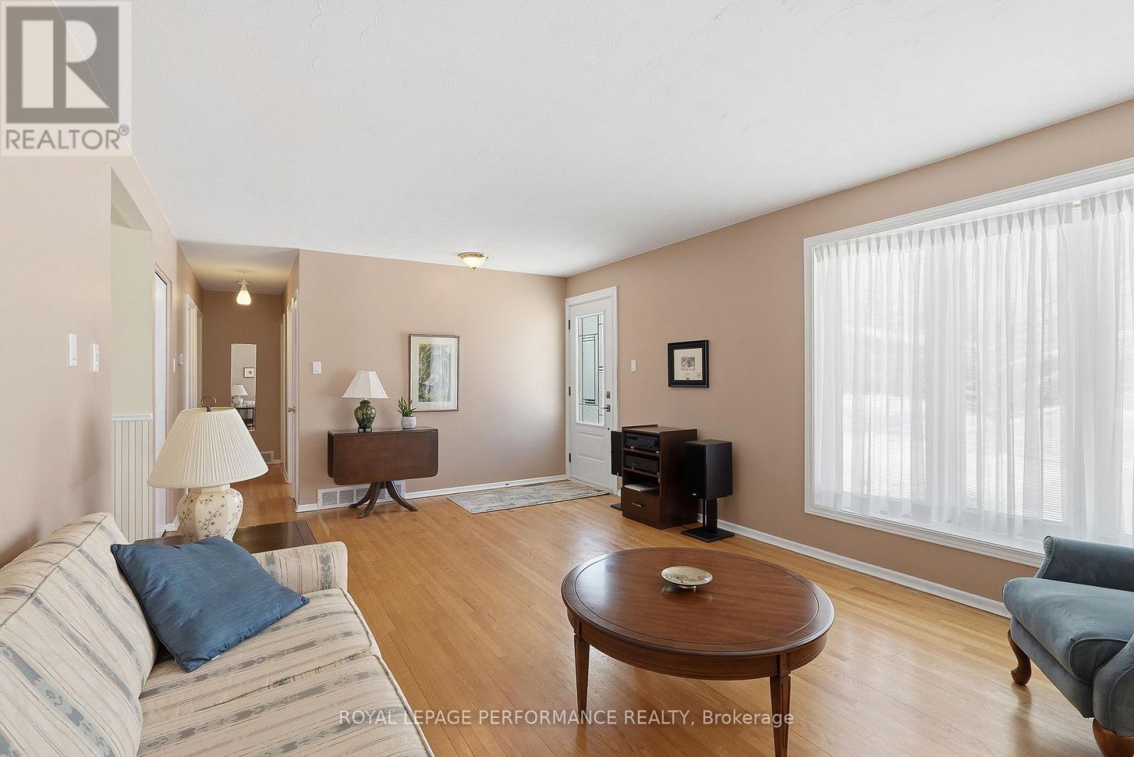 2266 Fife Crescent, Ottawa, Ontario  K1G 2Z4 - Photo 6 - X12767824