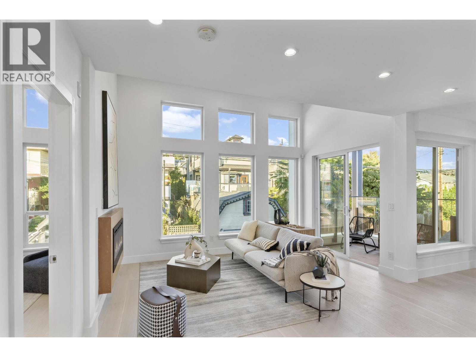 2 434 E 1st Street, North Vancouver, British Columbia  V7L 1B7 - Photo 10 - R3087544