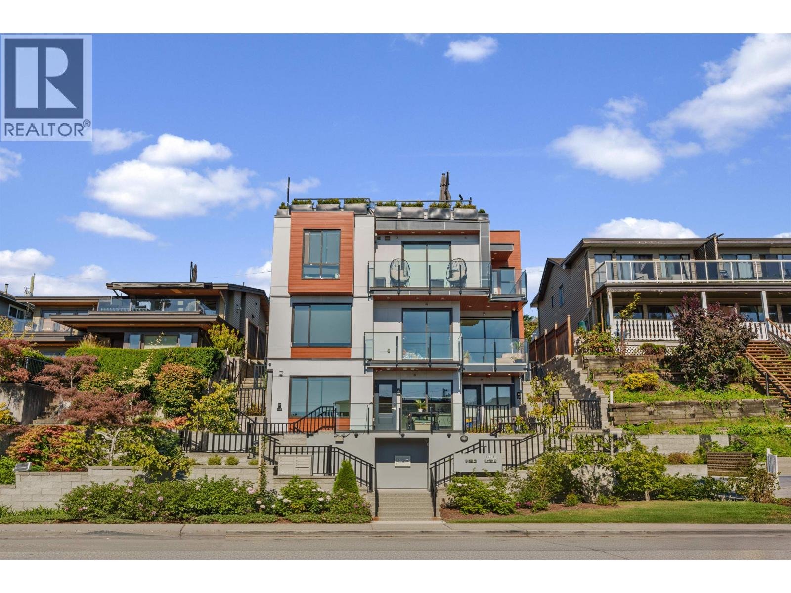 2 434 E 1st Street, North Vancouver, British Columbia  V7L 1B7 - Photo 3 - R3087544