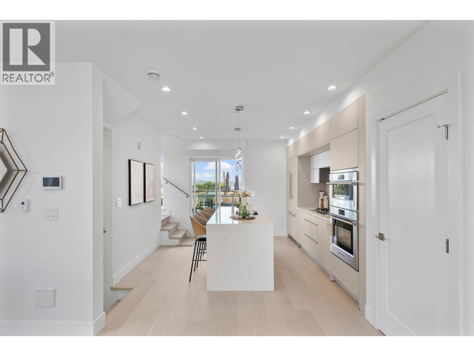 2 434 E 1st Street, North Vancouver, British Columbia  V7L 1B7 - Photo 8 - R3087544