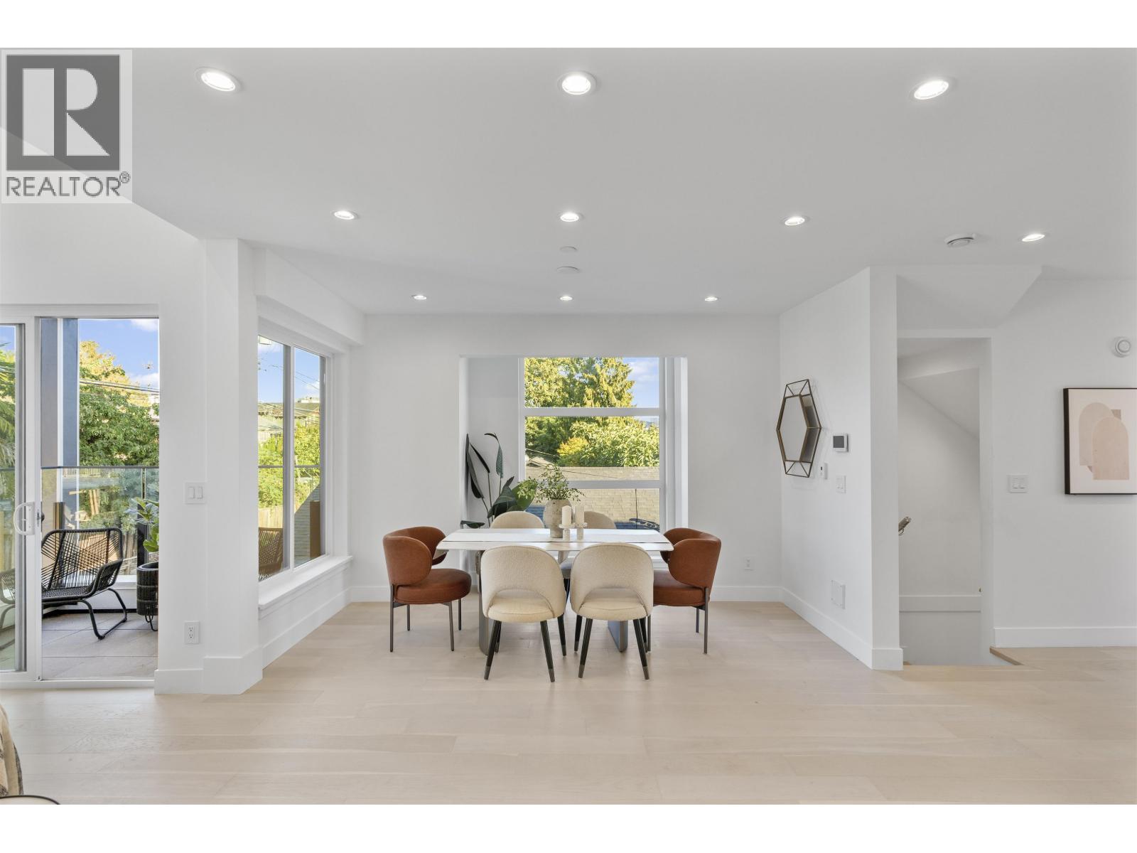 2 434 E 1st Street, North Vancouver, British Columbia  V7L 1B7 - Photo 9 - R3087544