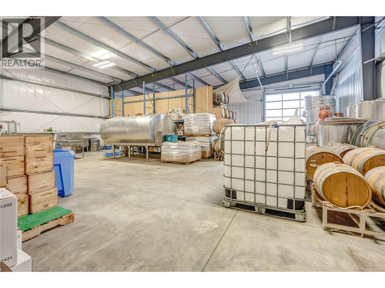 5214 Monro Avenue Summerland Photo 14