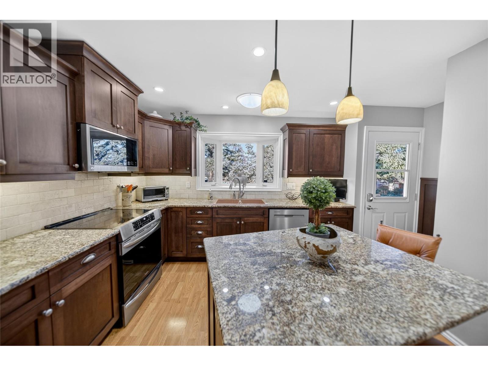 1320 15th Street S, Cranbrook, British Columbia V1C 5K2 - Photo 9 - 10375196