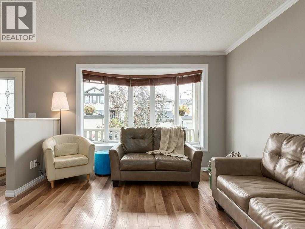 50 Bridlecrest Gardens Sw, Calgary, Alberta  T2Y 4Y4 - Photo 2 - A2254604