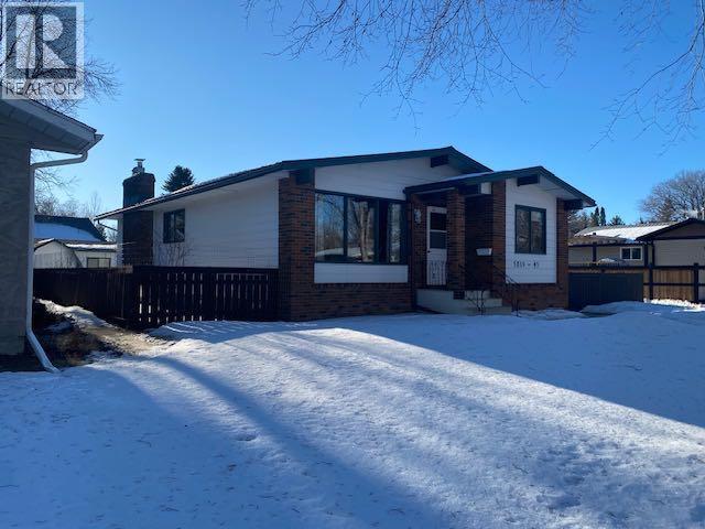 5809 43 Avenue, Camrose, Alberta