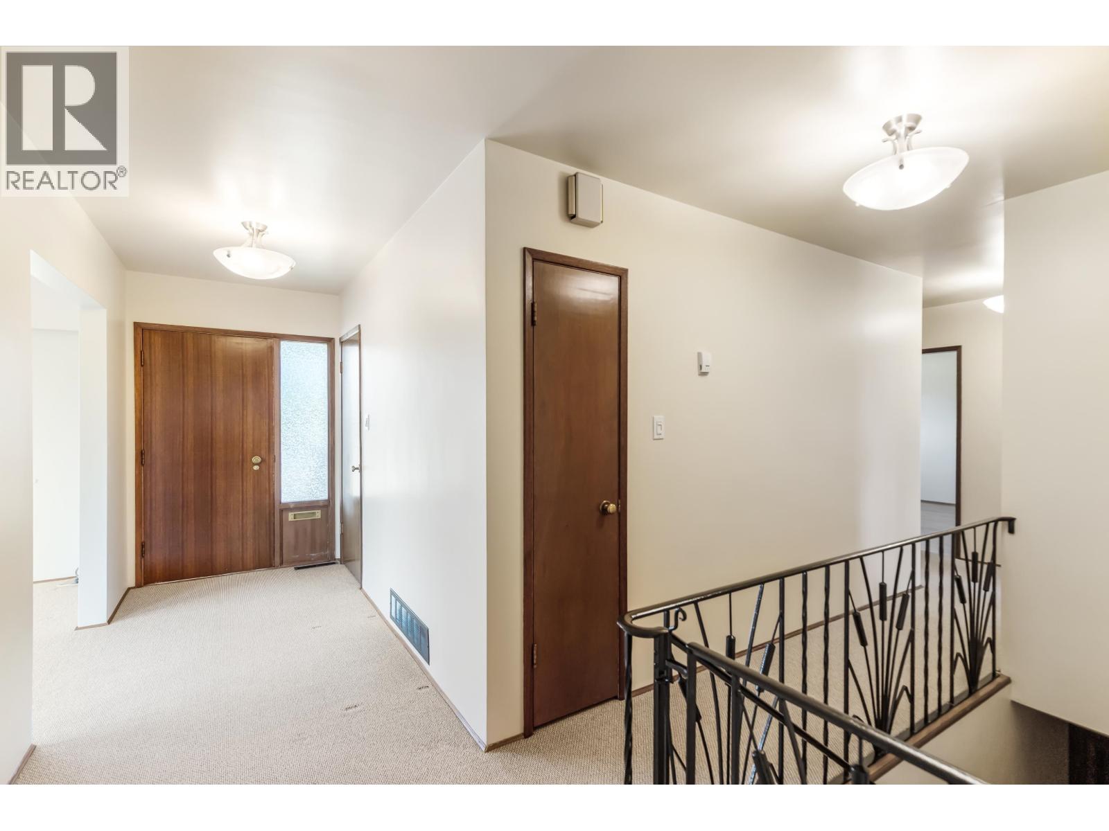 7988 Sussex Avenue, Burnaby, British Columbia  V5J 3W3 - Photo 6 - R3080892