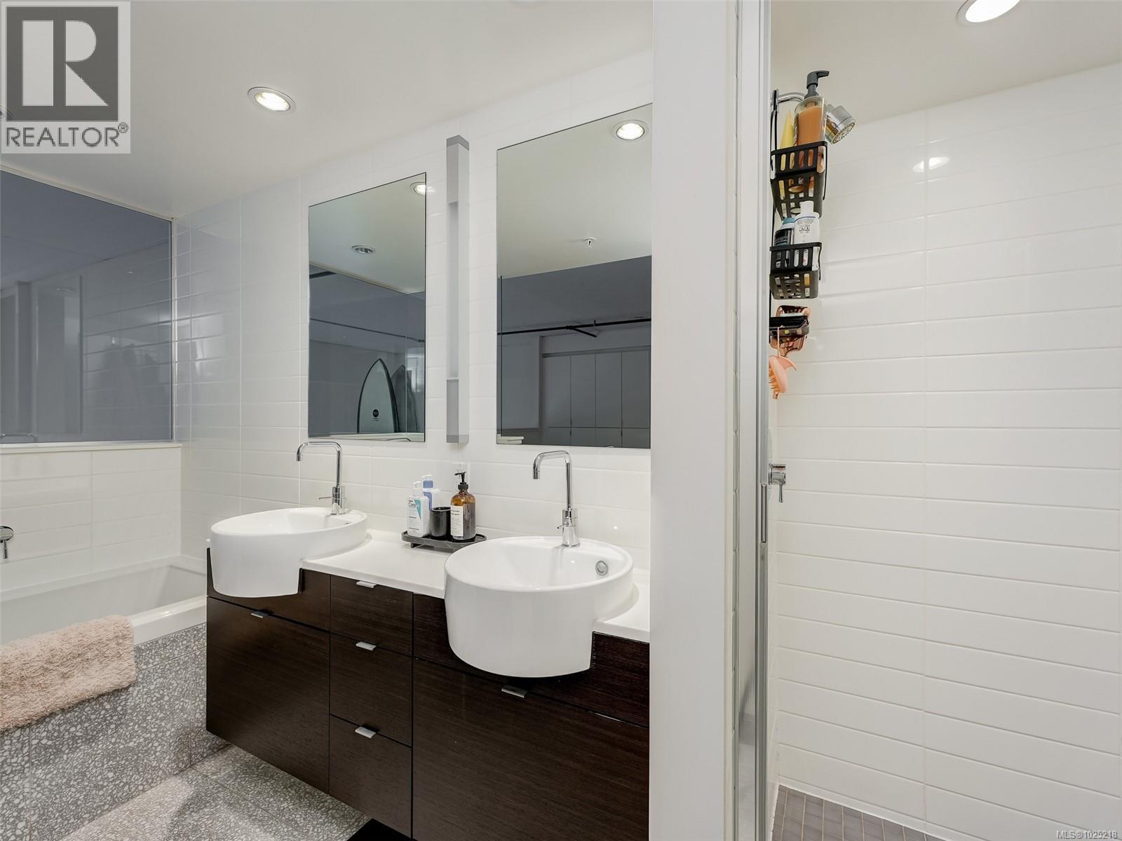 425 770 Fisgard St, Victoria, British Columbia  V8W 0B8 - Photo 24 - 1025218