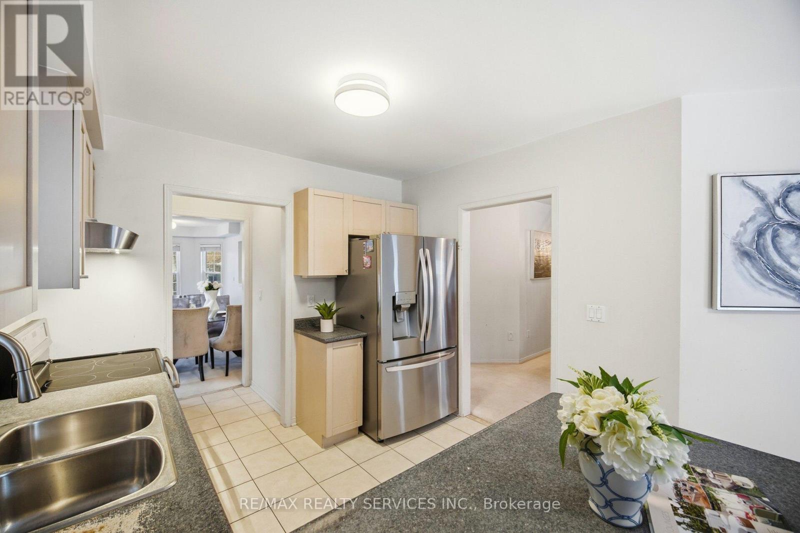 115 Woodvalley Drive, Brampton, Ontario  L7A 2E1 - Photo 12 - W12763302