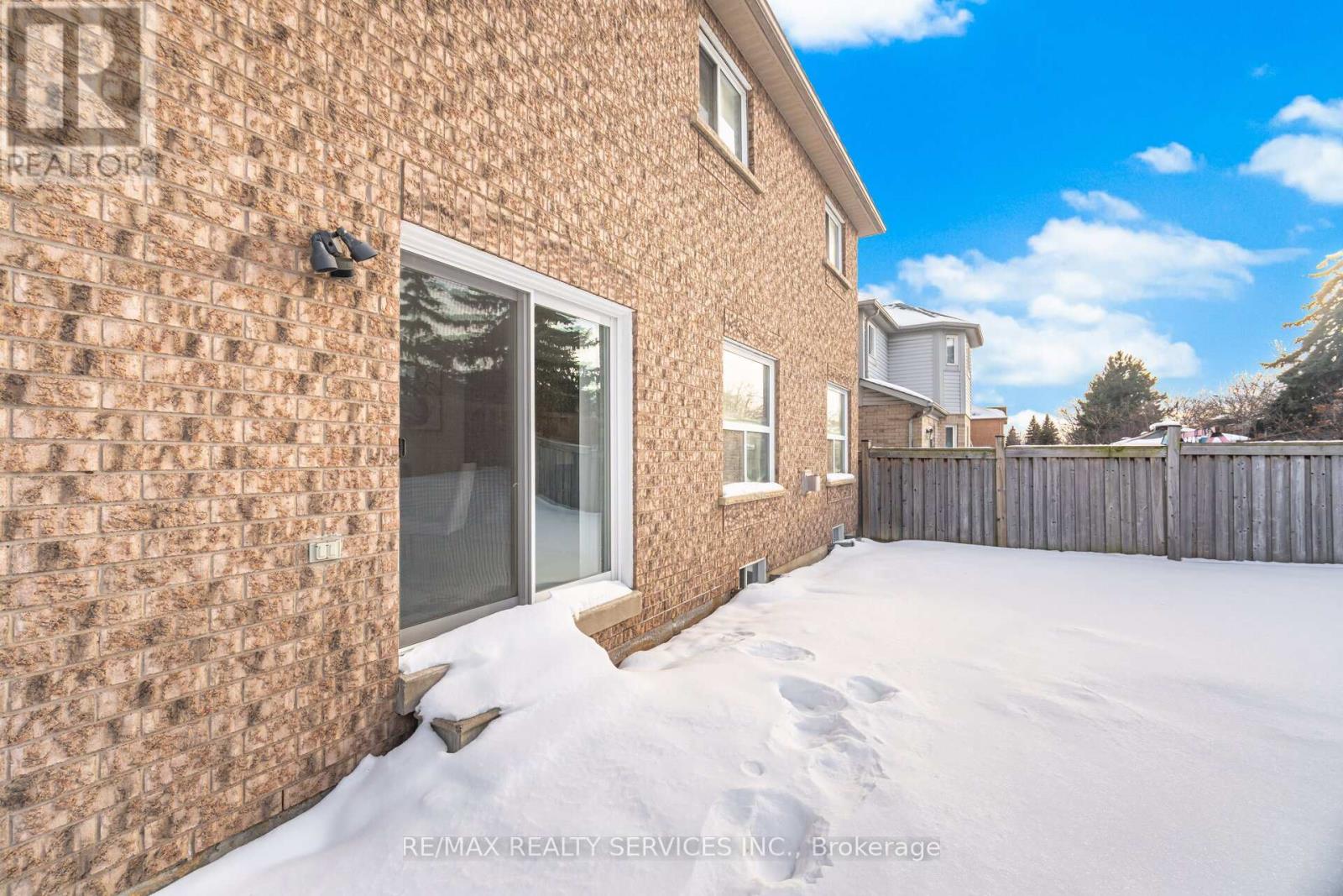 115 Woodvalley Drive, Brampton, Ontario  L7A 2E1 - Photo 38 - W12763302