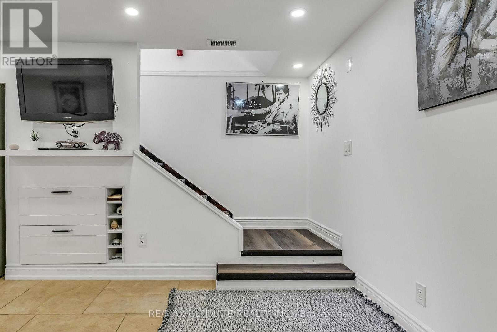 420 Harvie Avenue, Toronto, Ontario  M6E 4L8 - Photo 19 - W12767804