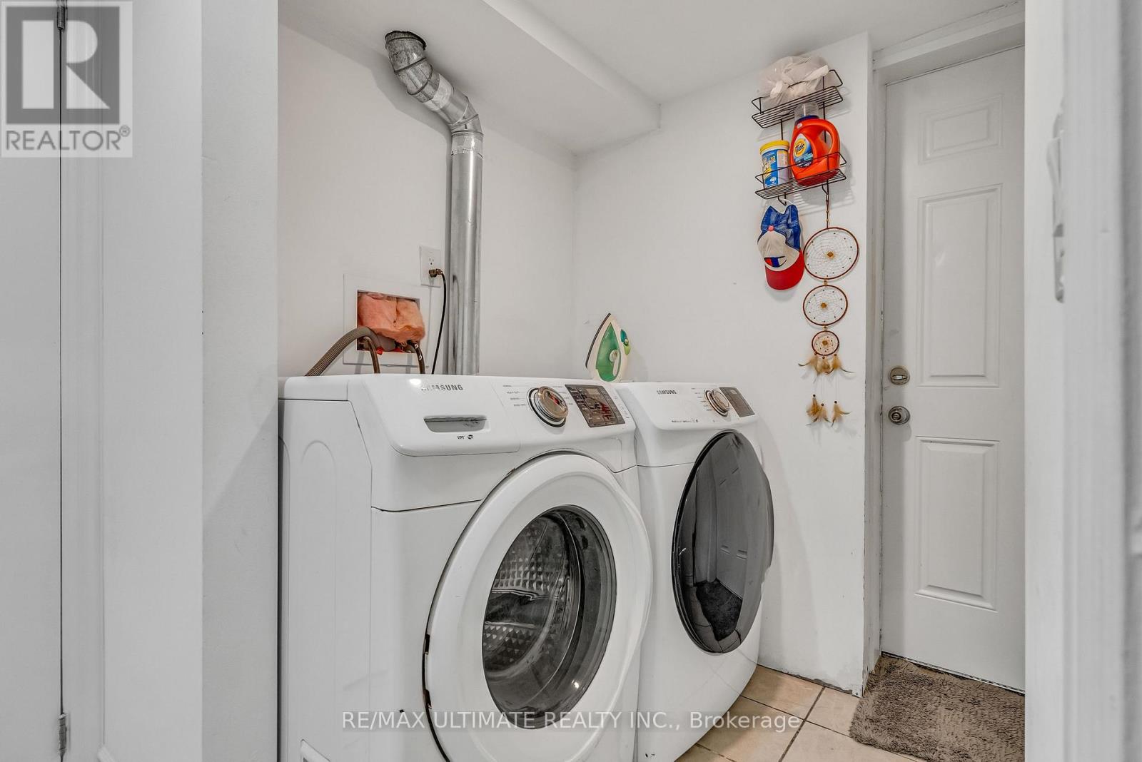 420 Harvie Avenue, Toronto, Ontario  M6E 4L8 - Photo 23 - W12767804