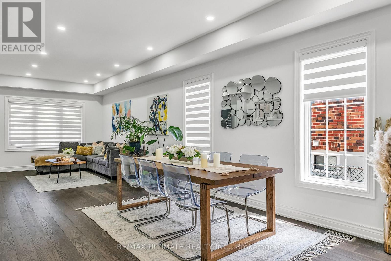 420 Harvie Avenue, Toronto, Ontario  M6E 4L8 - Photo 4 - W12767804