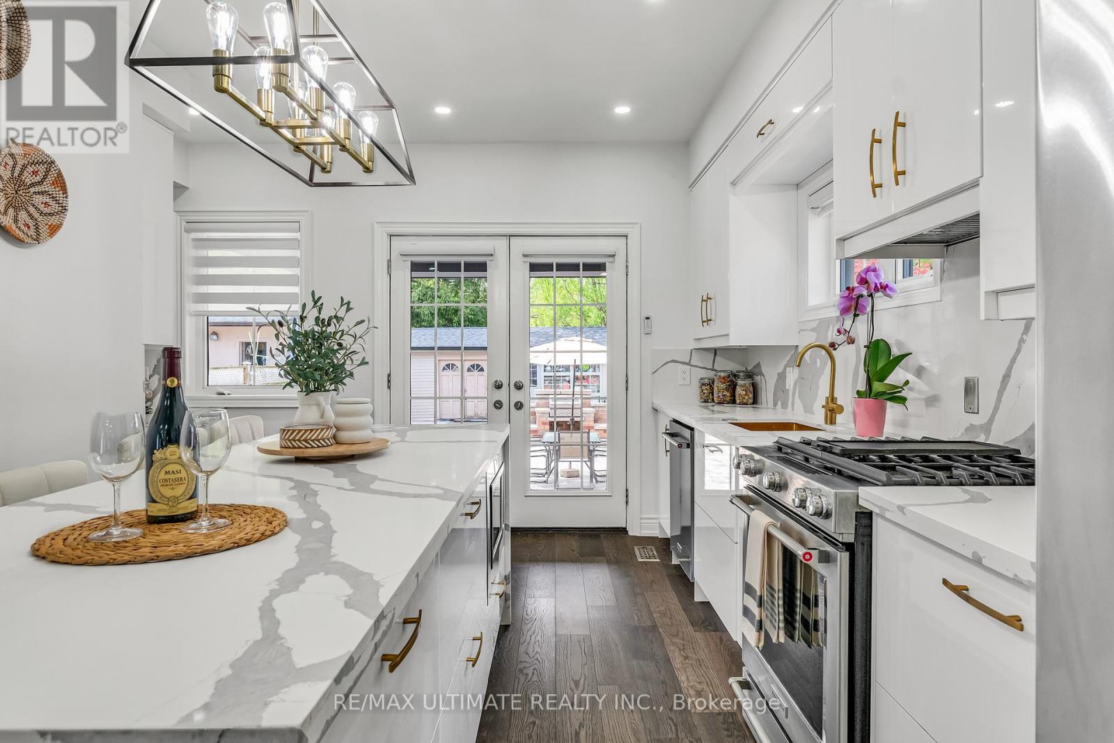 420 Harvie Avenue, Toronto, Ontario  M6E 4L8 - Photo 7 - W12767804