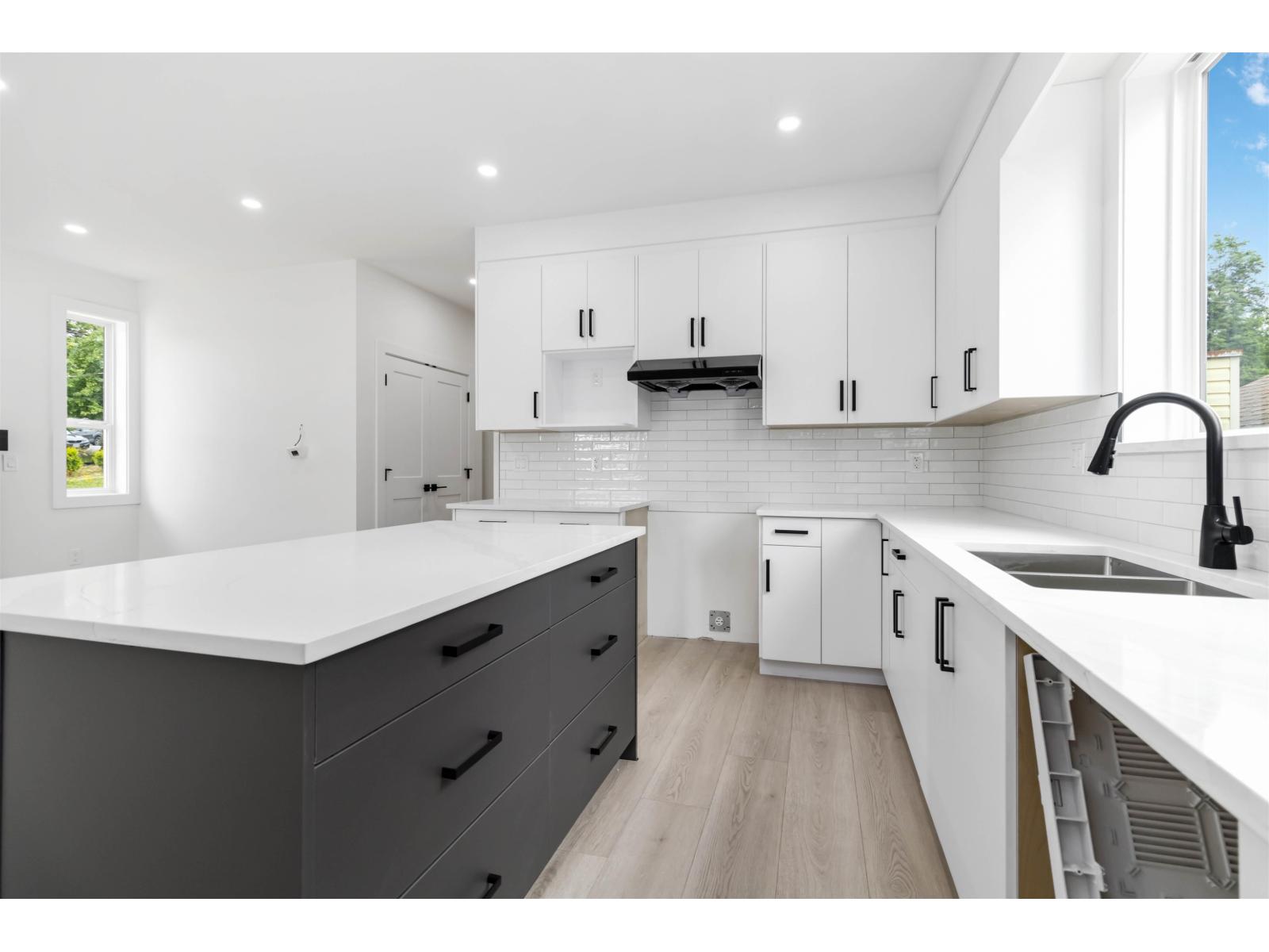 32666 3rd Avenue, Mission, British Columbia  V2V 1T9 - Photo 5 - R3087592