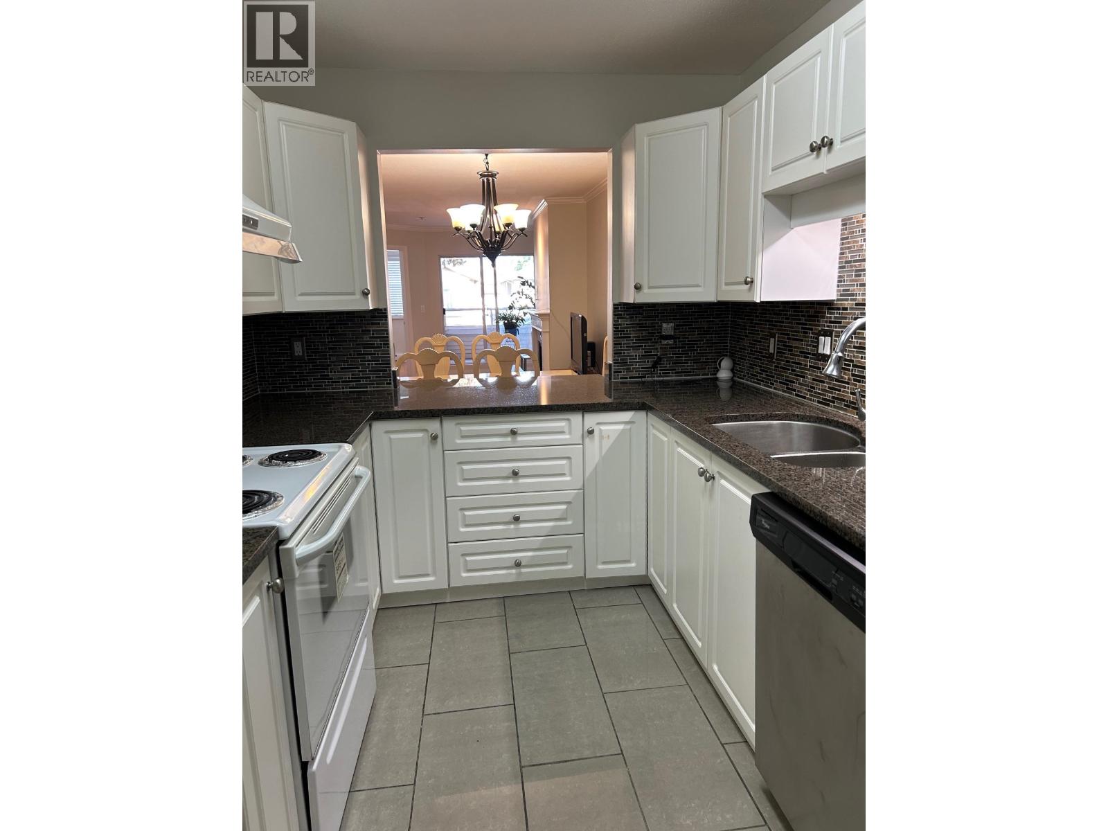 203 1958 E 47th Avenue, Vancouver, British Columbia  V5P 3X5 - Photo 8 - R3084975