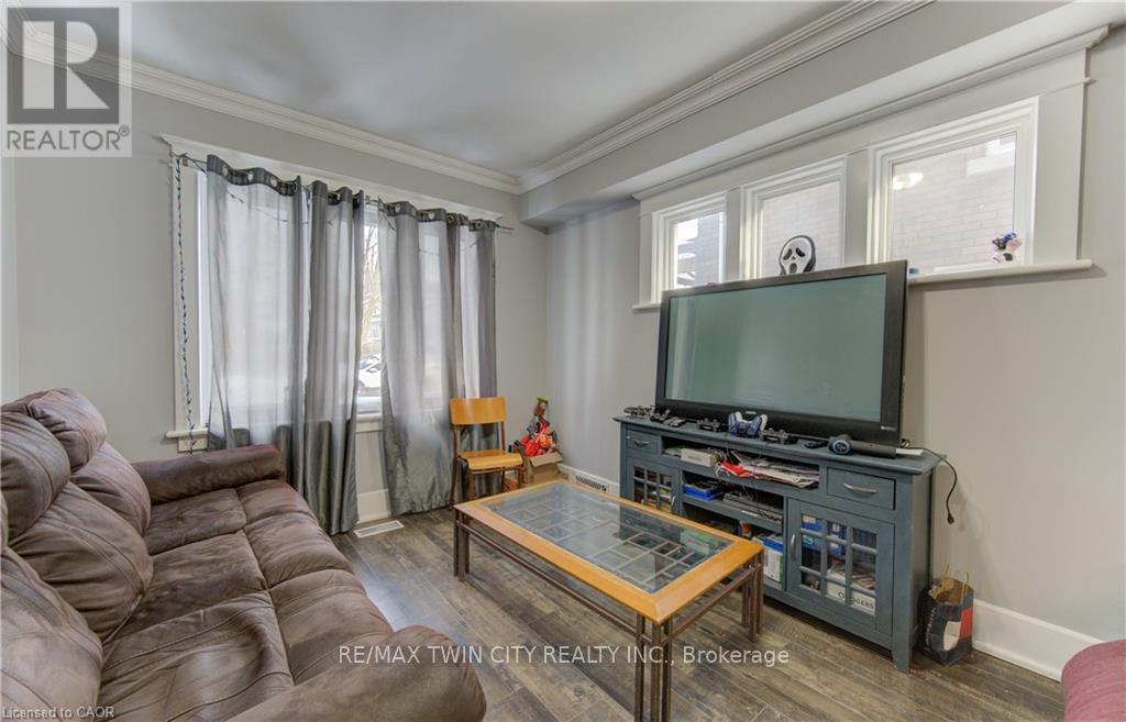 61 Waterloo Street, Kitchener, Ontario  N2H 3V1 - Photo 11 - X12767854