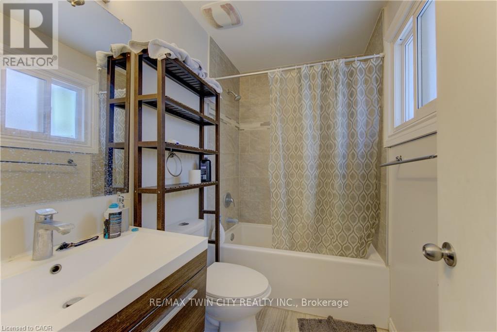 61 Waterloo Street, Kitchener, Ontario  N2H 3V1 - Photo 24 - X12767854