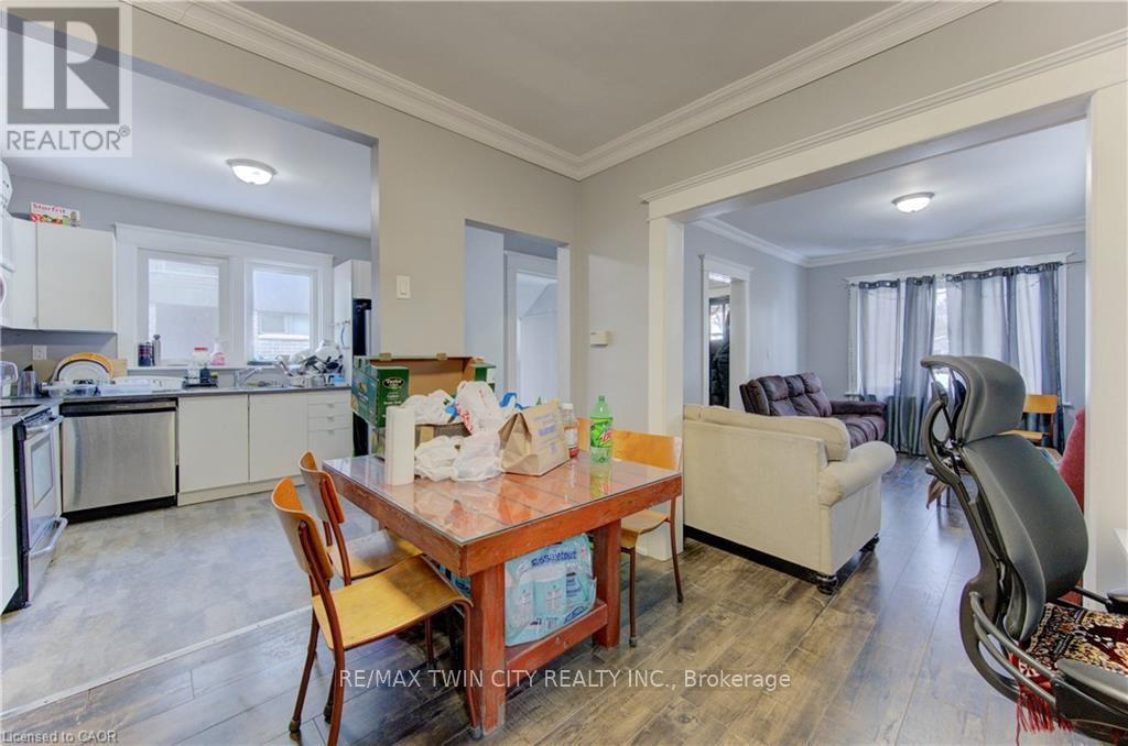 61 Waterloo Street, Kitchener, Ontario  N2H 3V1 - Photo 8 - X12767854