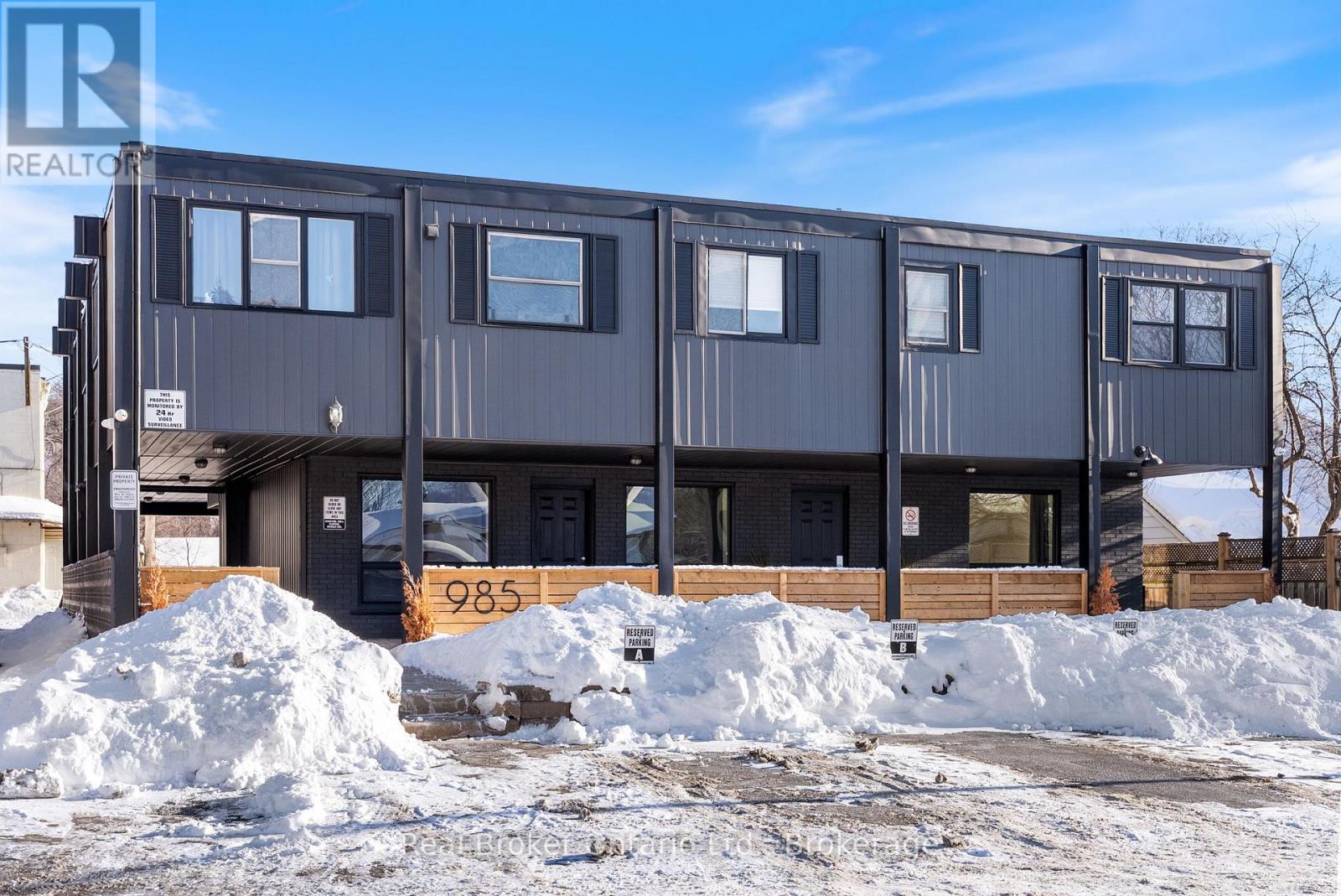 7 - 985 KINGSWAY DRIVE, Burlington, Ontario