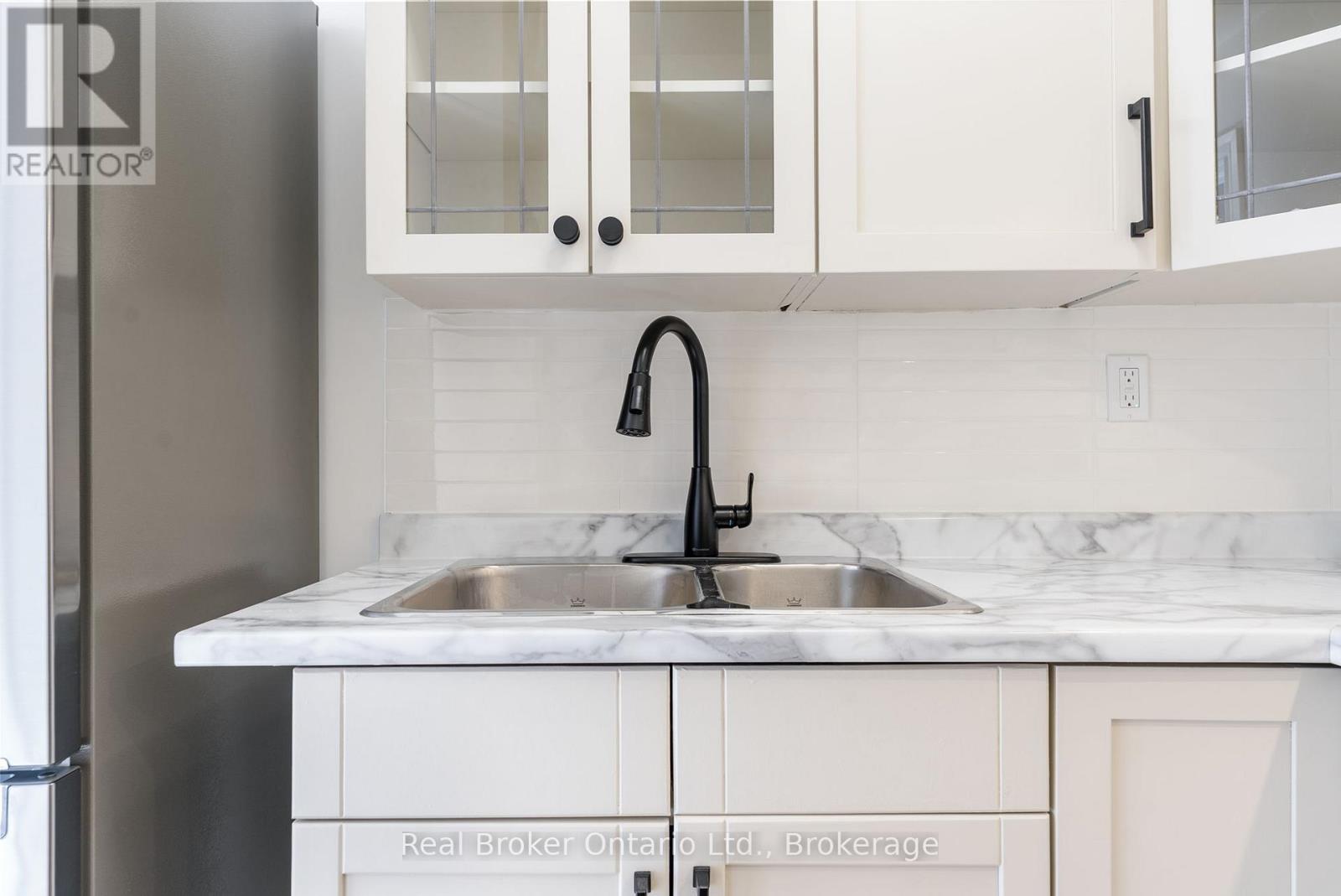 7 - 985 Kingsway Drive, Burlington, Ontario  L7T 3J1 - Photo 13 - W12767936