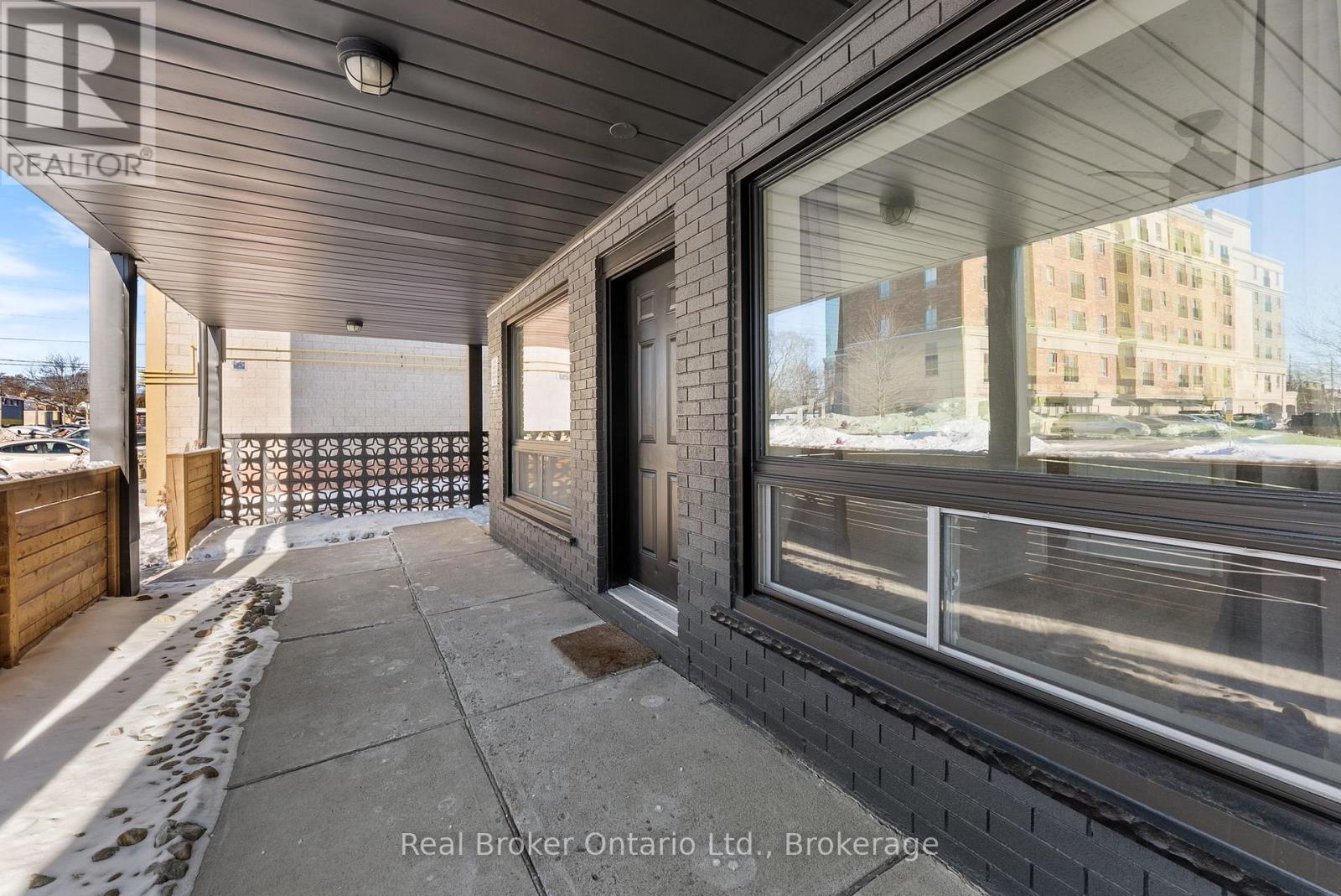 7 - 985 Kingsway Drive, Burlington, Ontario  L7T 3J1 - Photo 4 - W12767936