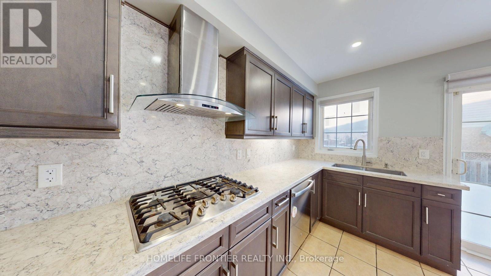 53 Frontenac Crescent, Brampton, Ontario  L7A 3M8 - Photo 16 - W12766544