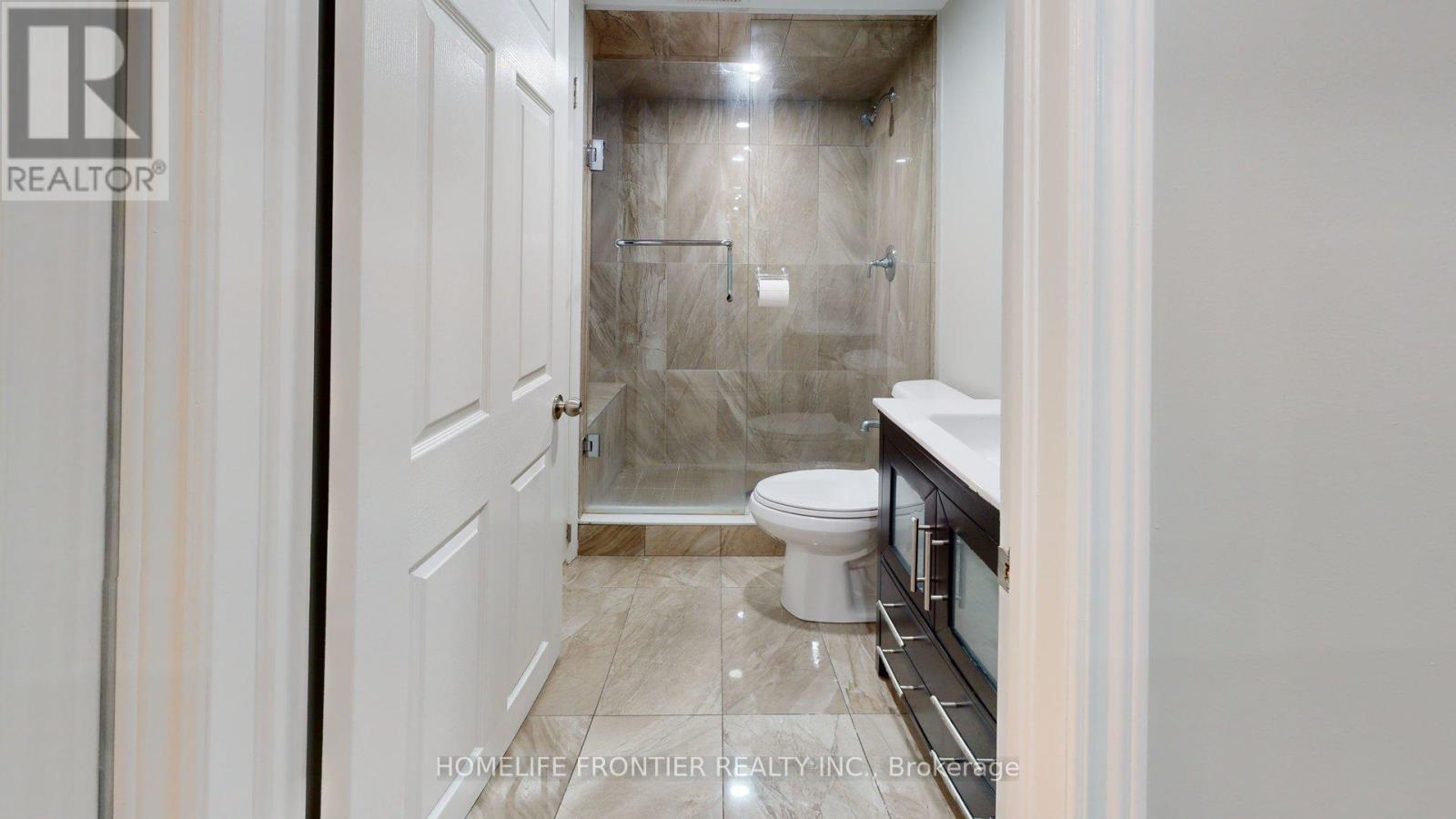 53 Frontenac Crescent, Brampton, Ontario  L7A 3M8 - Photo 37 - W12766544