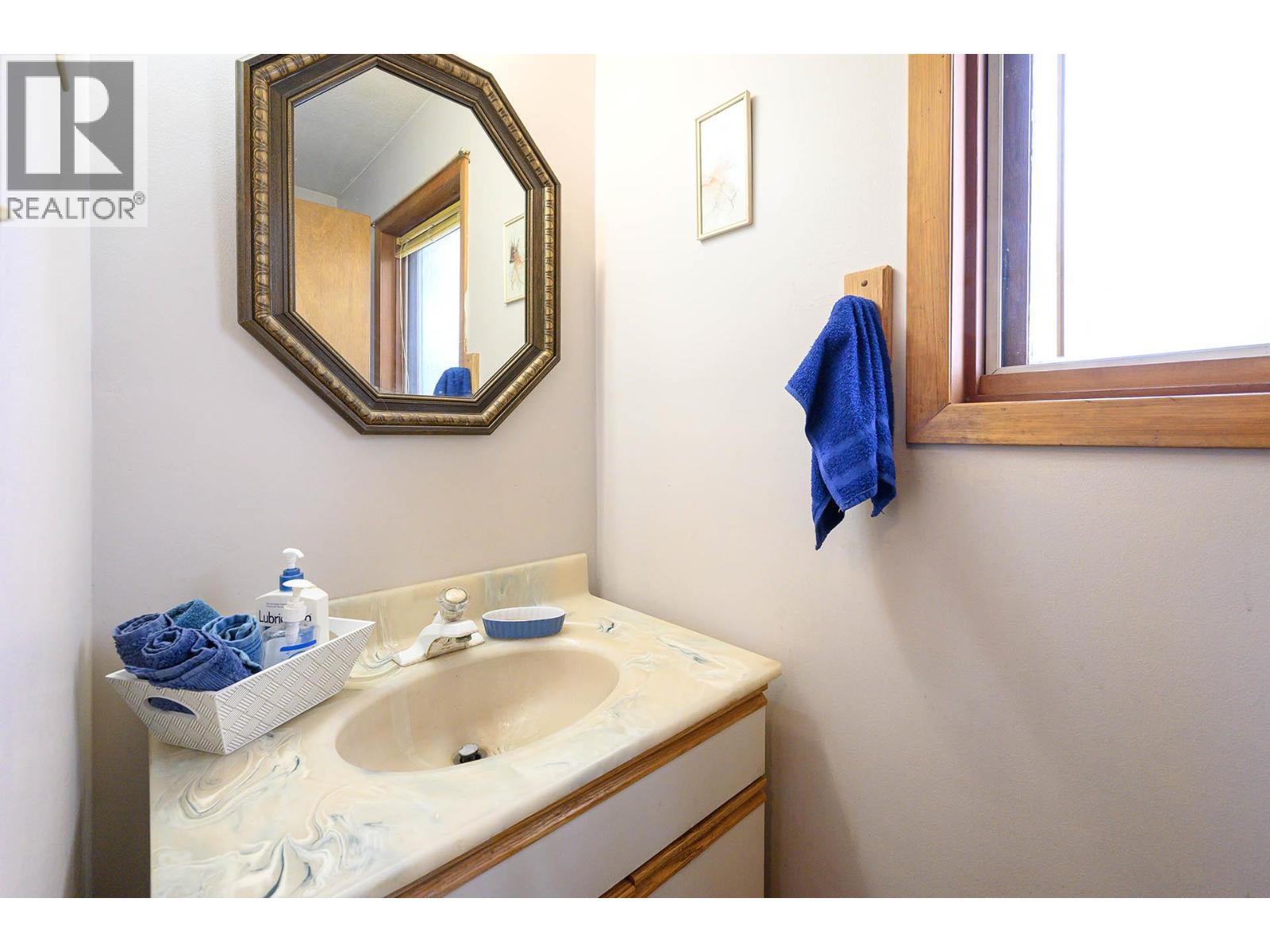 7480 West Subdivision Road, Clinton, British Columbia  V0K 1K0 - Photo 8 - 10375241