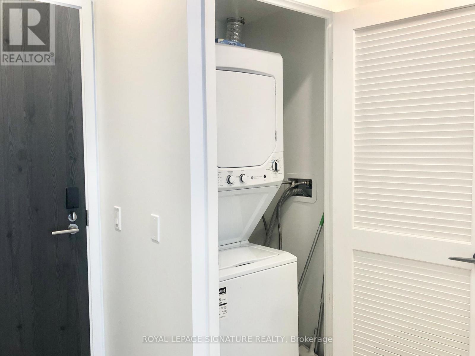 202 - 25 Richmond Street E, Toronto, Ontario  M5C 0A6 - Photo 4 - C12764120