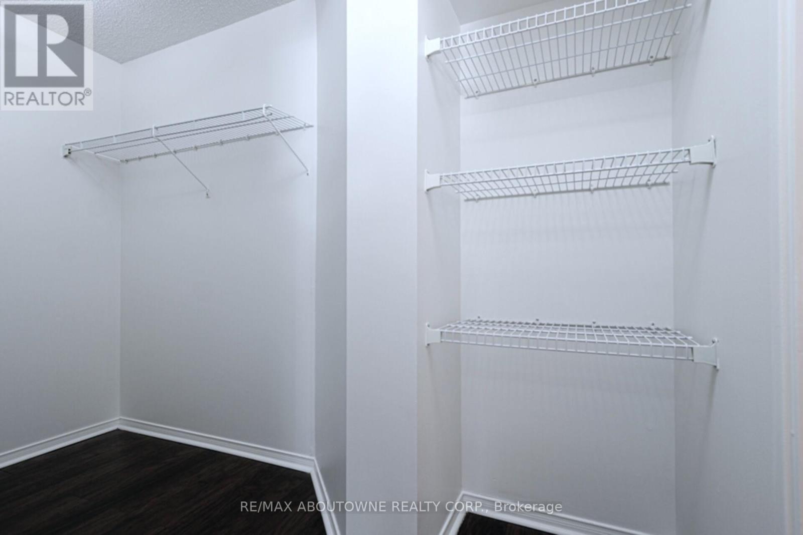 216 - 1485 Lakeshore Road E, Mississauga, Ontario  L5E 3G2 - Photo 24 - W12766058