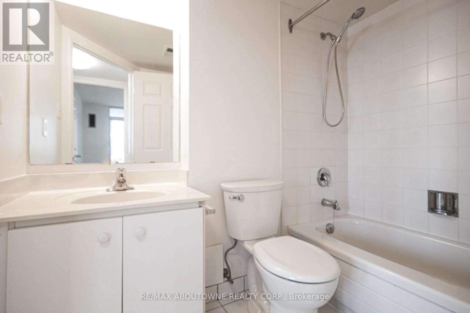 216 - 1485 Lakeshore Road E, Mississauga, Ontario  L5E 3G2 - Photo 35 - W12766058