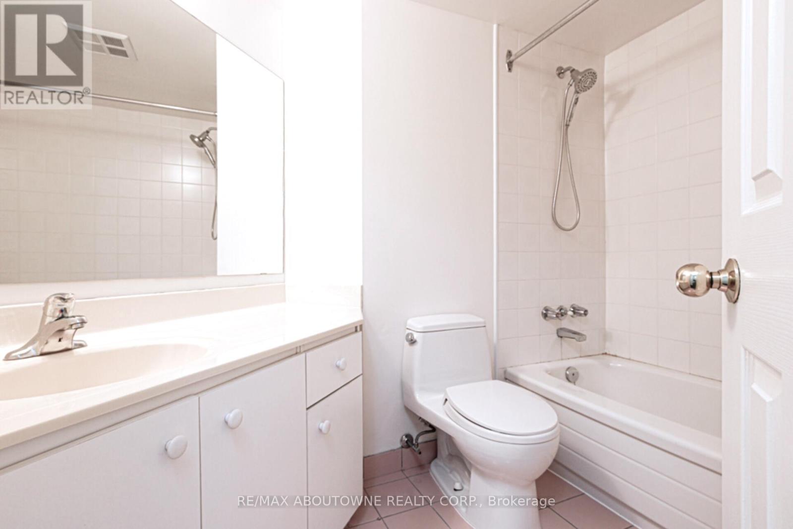 216 - 1485 Lakeshore Road E, Mississauga, Ontario  L5E 3G2 - Photo 25 - W12766058