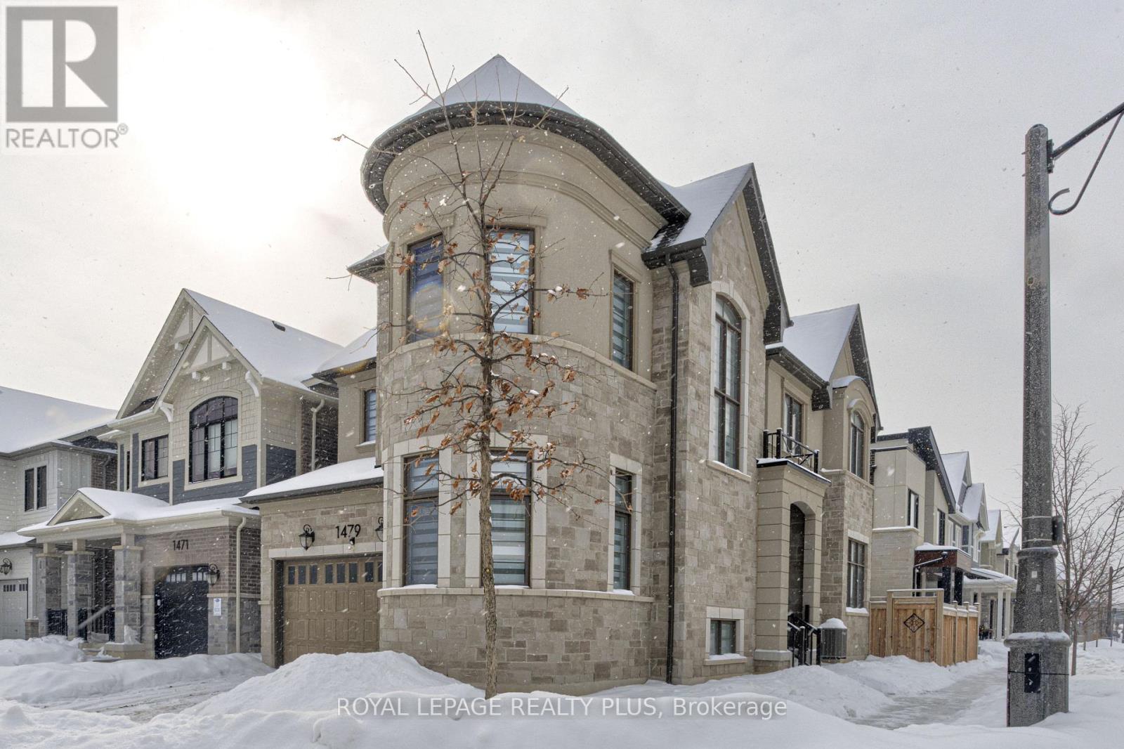 1479 Lakeport Crescent, Oakville, Ontario  L6H 7G1 - Photo 2 - W12767088