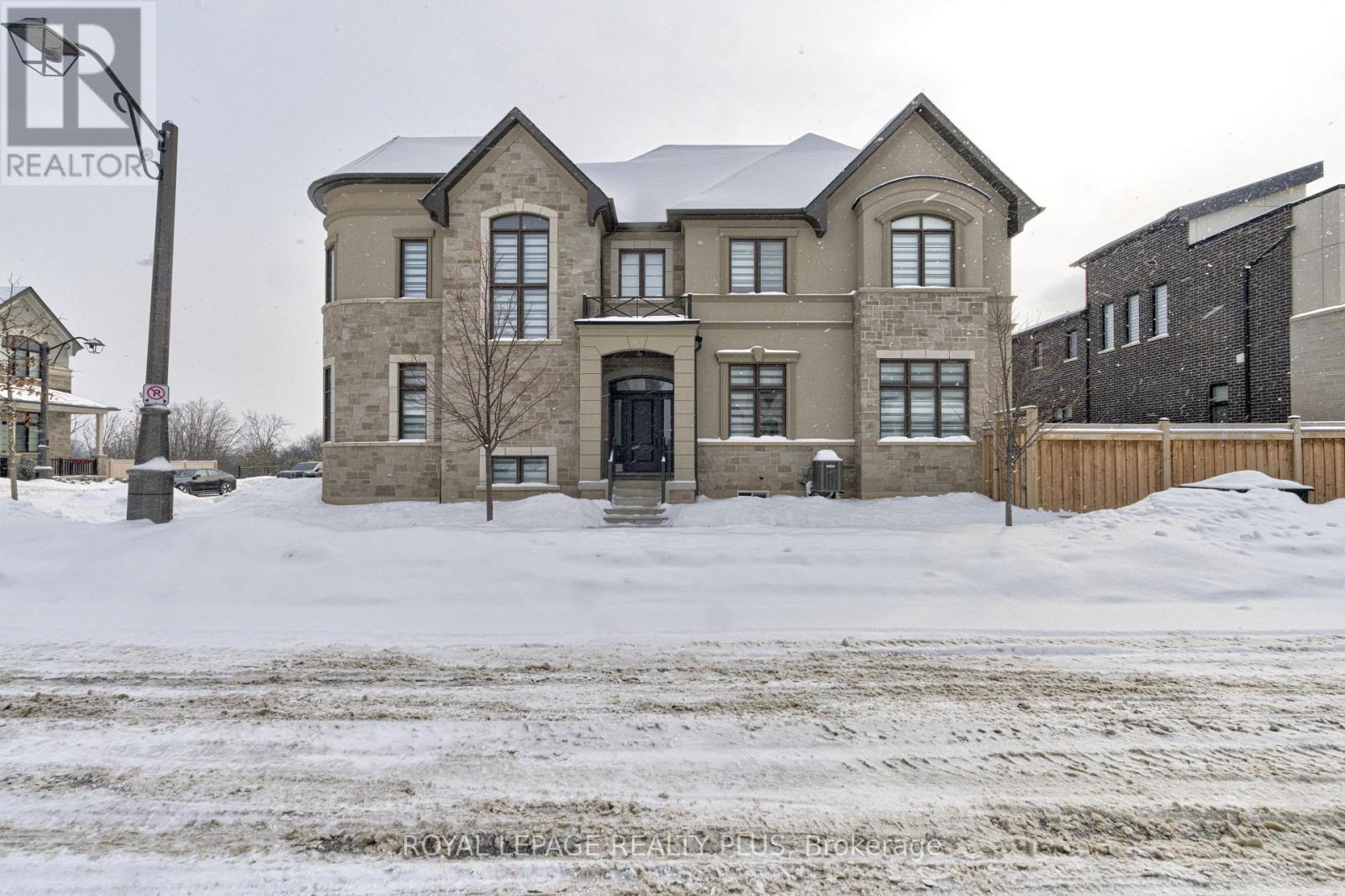 1479 Lakeport Crescent, Oakville, Ontario  L6H 7G1 - Photo 3 - W12767088