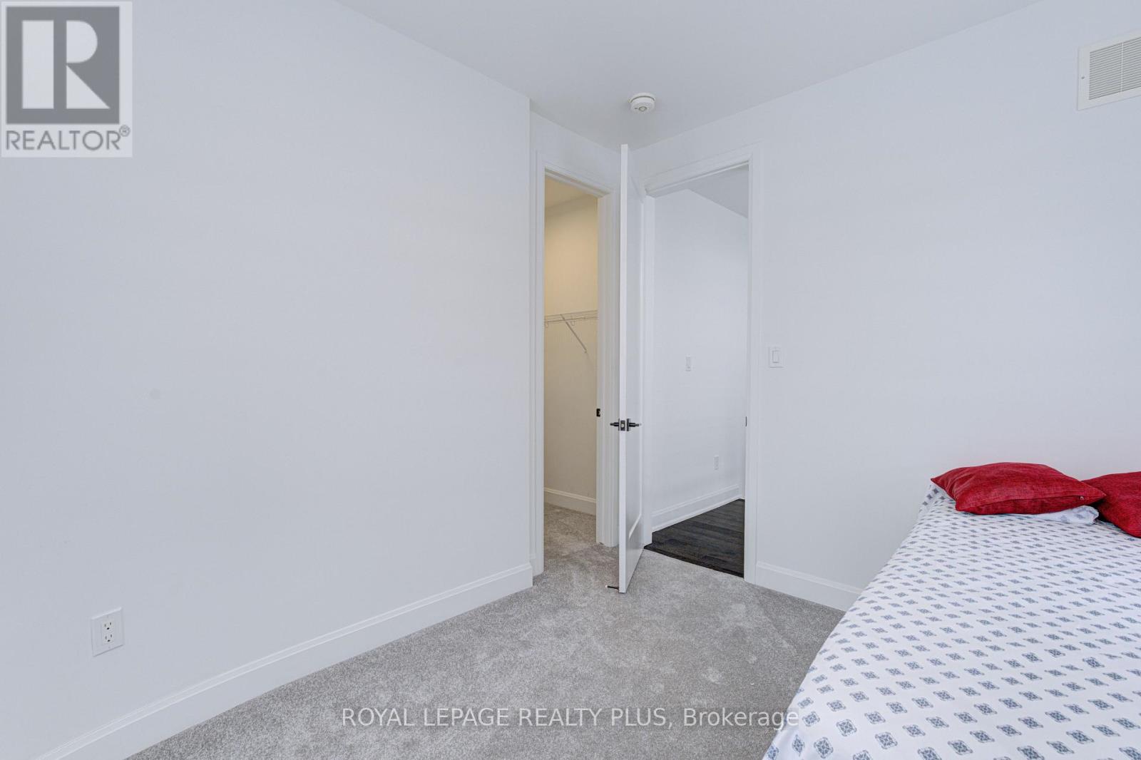 1479 Lakeport Crescent, Oakville, Ontario  L6H 7G1 - Photo 25 - W12767088