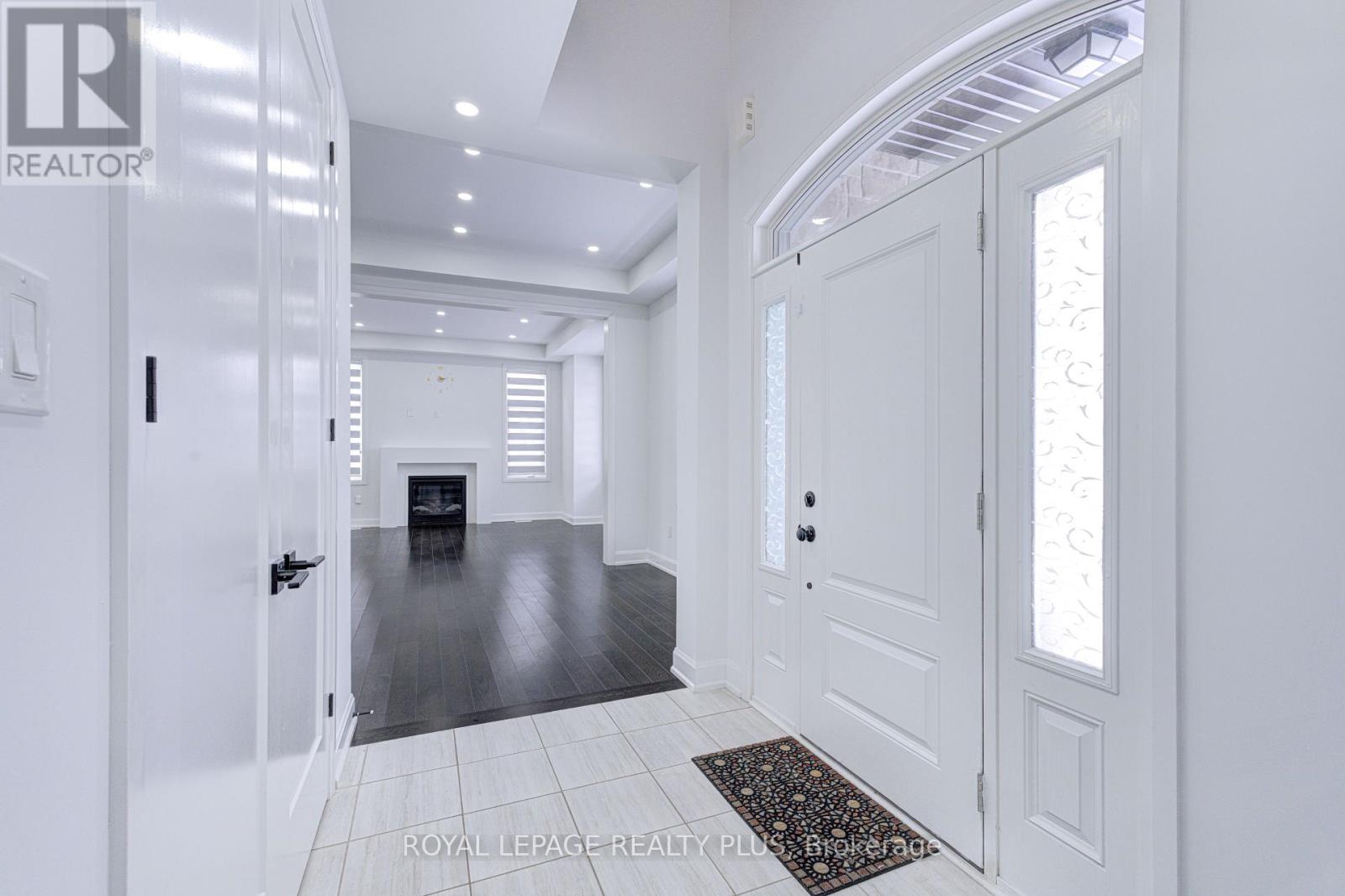 1479 Lakeport Crescent, Oakville, Ontario  L6H 7G1 - Photo 6 - W12767088