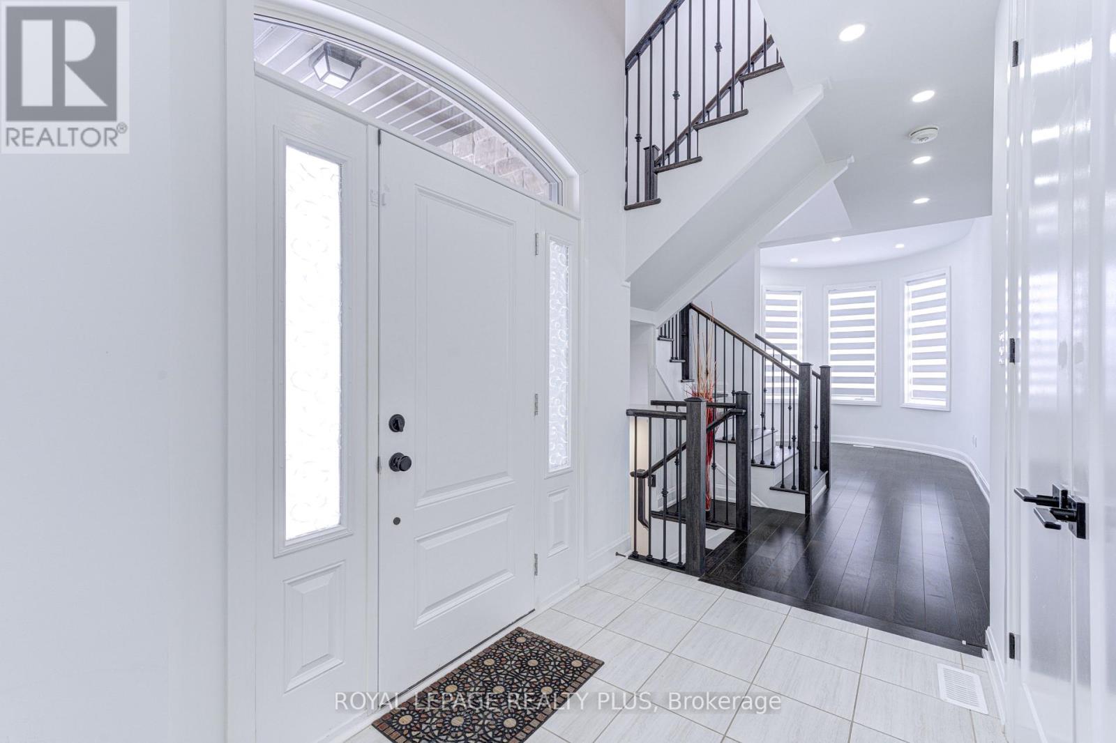 1479 Lakeport Crescent, Oakville, Ontario  L6H 7G1 - Photo 5 - W12767088