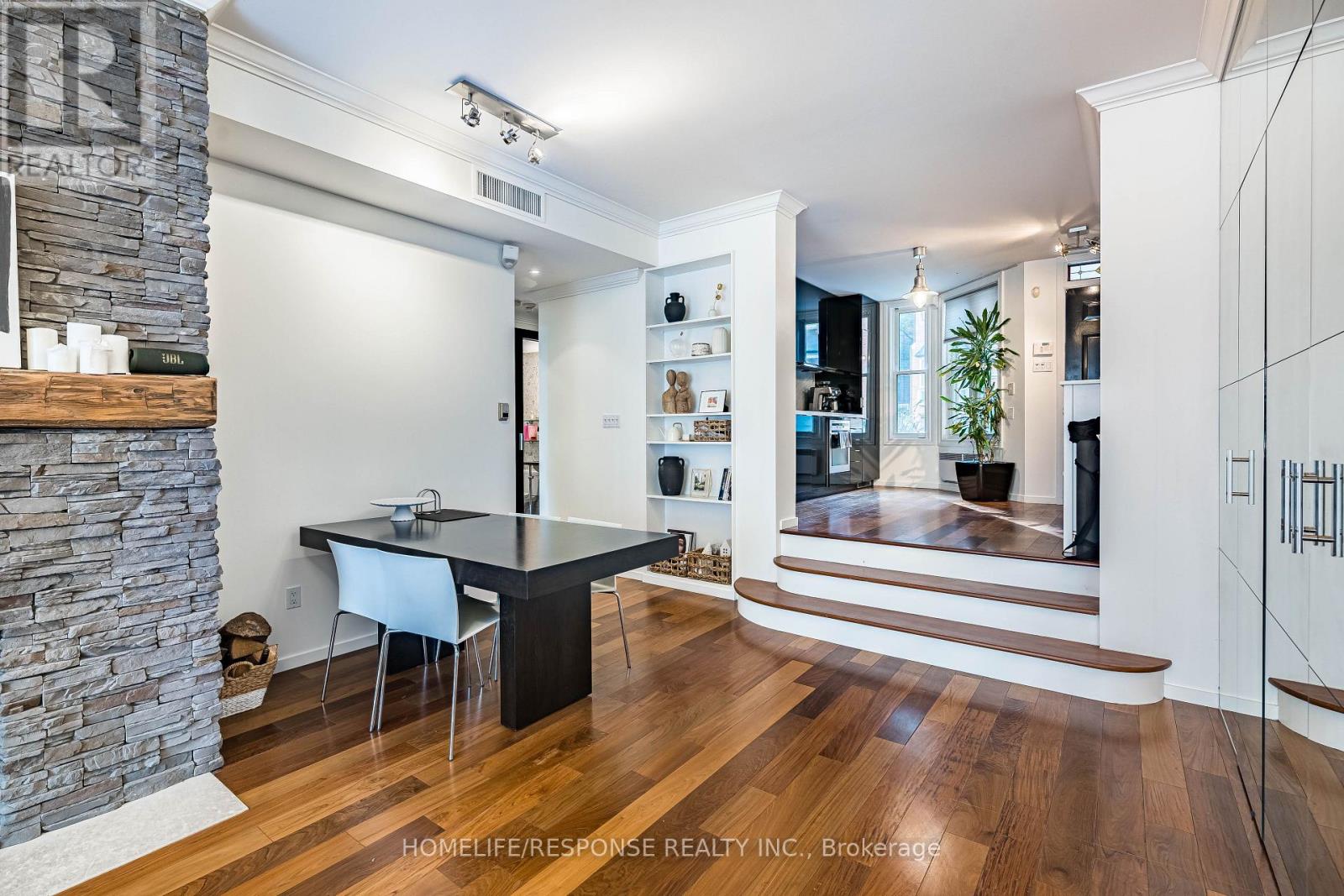 24 Irwin Avenue, Toronto, Ontario  M4Y 1L2 - Photo 12 - C12767962